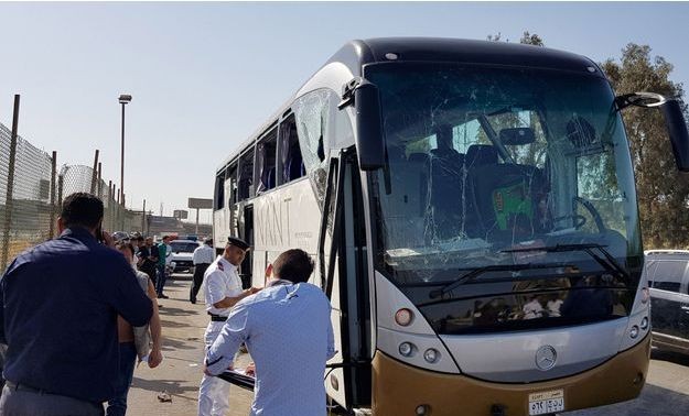 Égypte : une attaque à la bombe contre un bus de touristes près des pyramides 