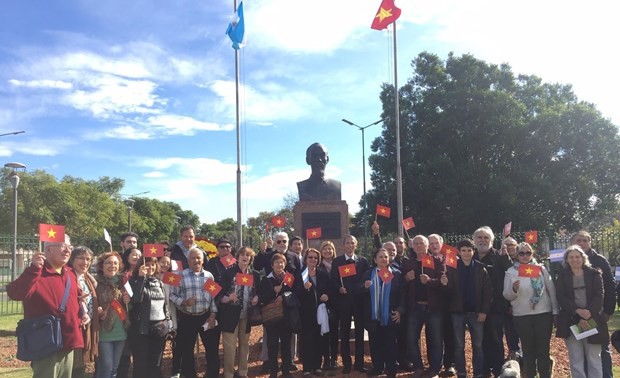 L’Argentine honore la mémoire du Président Hô Chi Minh 