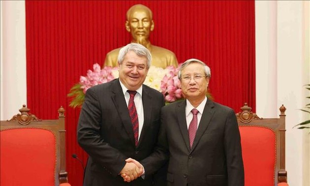 Vietnam-République tchèque : Rapprochement des partis communistes