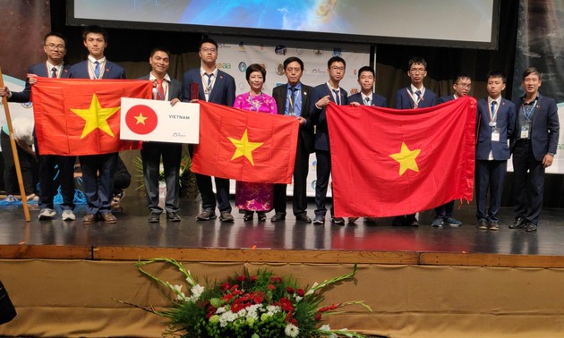 Le Vietnam primé aux Olympiades internationales d’astronomie et d’astrophysique 2019