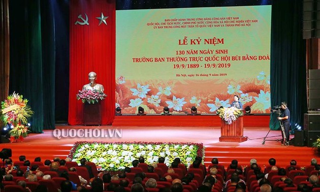 Célébration du 130e anniversaire de Bui Bang Doan, ancien président de l’Assemblée nationale 