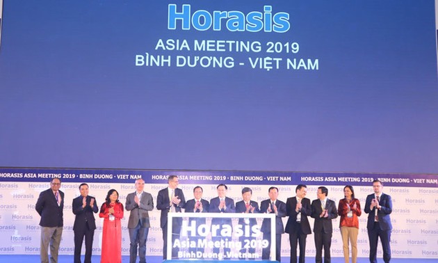 Binh Duong: ouverture du forum de coopération économique Horasis 2019 