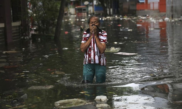 Soixante-six morts dans les inondations en Indonésie, nouvelles averses attendues