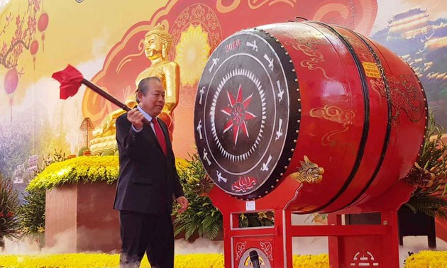 Le vice-PM Truong Hoa Binh à la fête de la pagode Bai Dinh