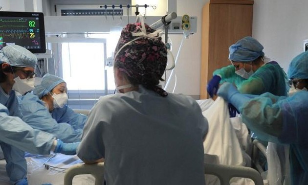 Coronavirus: le nombre de patients en réanimation continue de baisser en France