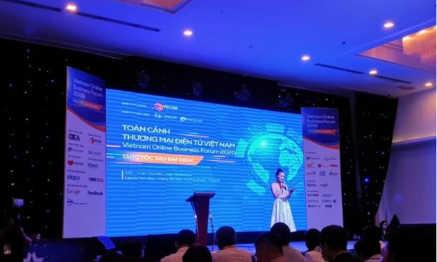 Forum sur le commerce en ligne au Vietnam
