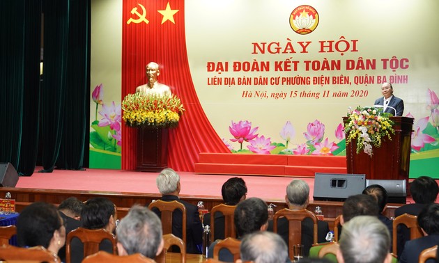 Nguyên Xuân Phuc célèbre la Journée de la grande union à Hanoï