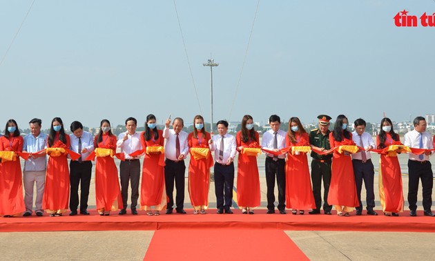 Hô Chi Minh-ville: Inauguration des pistes de décollage à l’aéroport de Tân Son Nhât