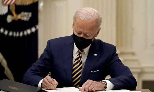 États-Unis : Joe Biden tente le dialogue avec des républicains  sur son plan de sauvetage de l’économie