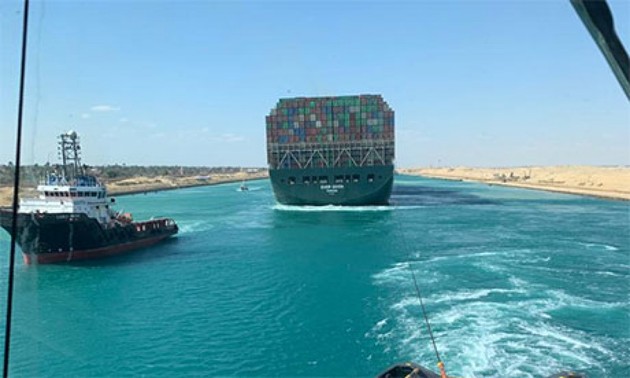 Canal de Suez : le porte-conteneurs “Ever Given” remis à flot, le trafic reprend