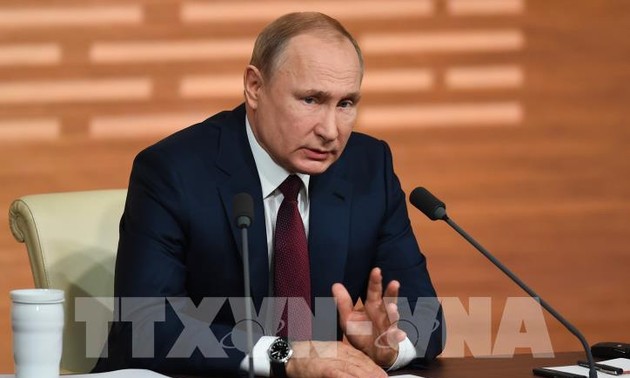 Russie: Vladimir Poutine signe la loi l'autorisant à faire deux mandats de plus