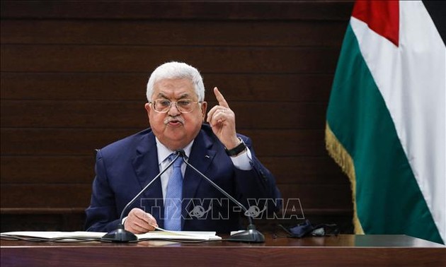 Le président palestinien appelle au dialogue sur un gouvernement d'union après le report des élections
