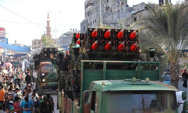 Roquettes et drone: parade militaire du Hamas après la trêve avec Israël