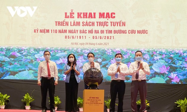 Exposition virtuelle de livres sur le Président Hô Chi Minh