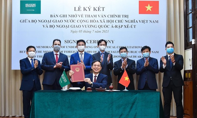 Le Vietnam et l’Arabie saoudite signent un mémorandum de consultation politique