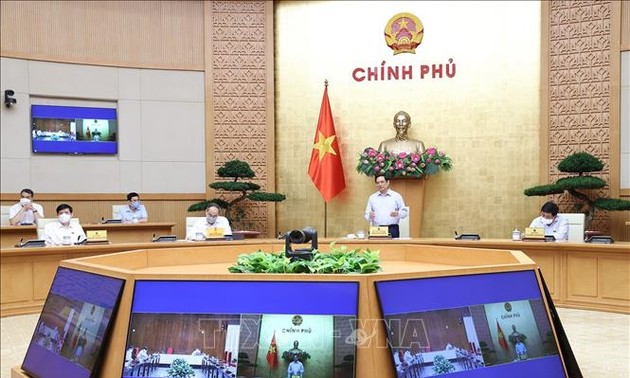 Pham Minh Chinh: il faut accélérer la production de vaccins anti-Covid-19 “made in Vietnam”