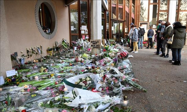 La France rend hommage à Samuel Paty, l'enseignant assassiné il y a un an