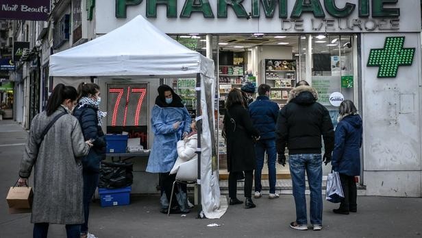 Covid-19: plus de 90.000 cas en 24 heures en France