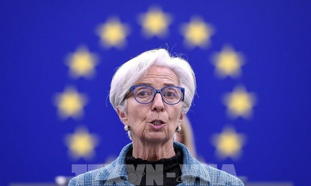 Pas de stagnation économique à l'horizon en zone euro, estime Christine Lagarde