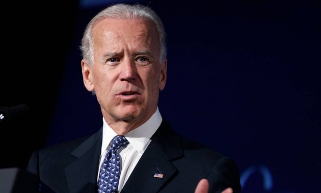 Joe Biden signe une loi mettant fin aux relations commerciales normales avec la Russie