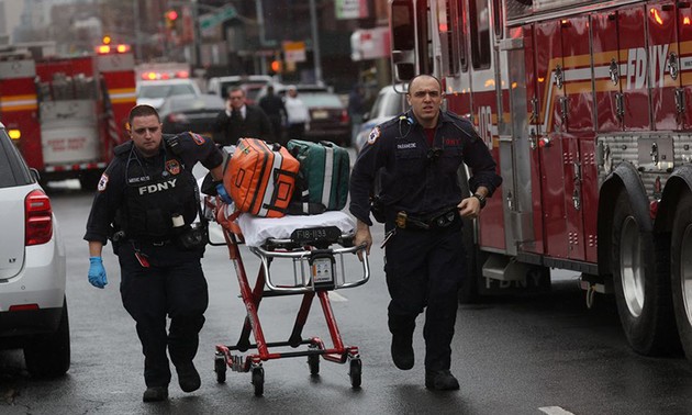 New York: au moins 16 blessés dans une fusillade dans le métro à Brooklyn, des engins explosifs retrouvés