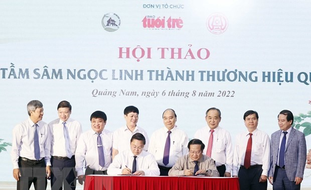  Nguyên Xuân Phuc au colloque “Vers une marque nationale pour le ginseng de Ngoc Linh”
