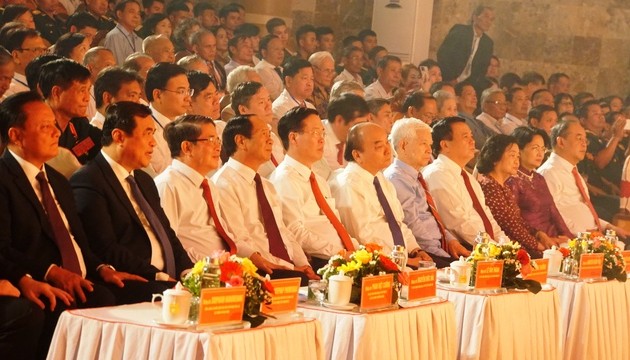Nguyên Xuân Phuc à la cérémonie de célébration du 110e anniversaire du président du Conseil d'État, Vo Chi Công