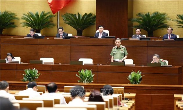 “Questions au gouvernement”: Tô Lâm et Nguyên Van Hung répondent aux députés