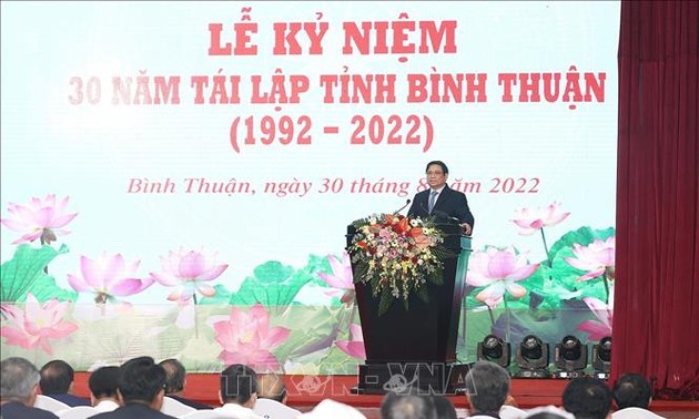 Pham Minh Chinh fête le 30e anniversaire de la refondation de Binh Thuân