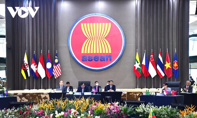 ASEAN: les ministres des Affaires étrangères discutent de la crise au Myanmar