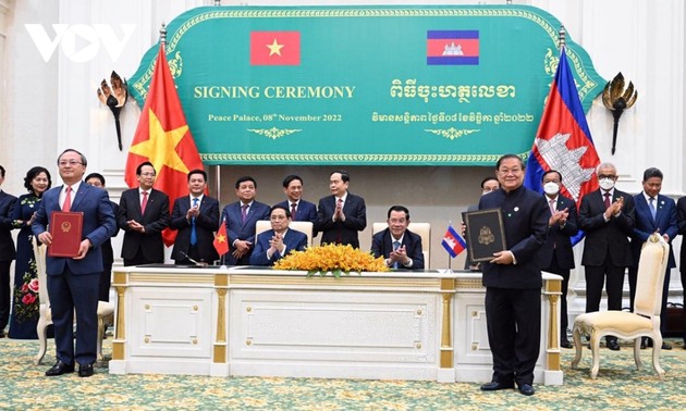 Signature d’un accord de coopération entre VOV et le ministère de l’Information du Cambodge