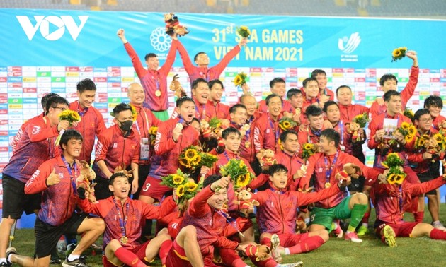 U23 Việt Nam vỡ oà cảm xúc khi nhận HCV SEA Games 31