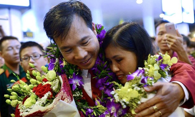 Olympic gold medalist Hoang Xuan Vinh welcomed home