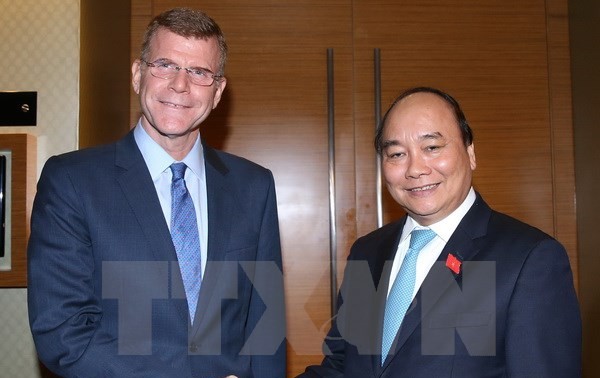 PM receives ADB Vice President and The Economist magazine Editorial Director