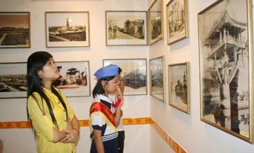 “越南古今建筑”画展在泰国举行