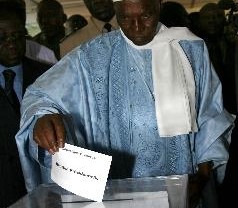 塞内加尔举行总统选举