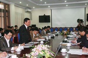 越南国会检查团赴河内、和平工作