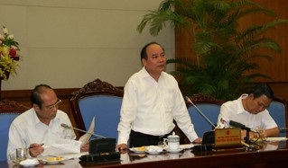阮春福主持城市型政权管理模式试点中央指导委员会会议