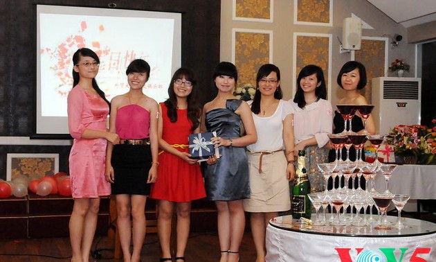 河内外贸大学汉语俱乐部举行成立6周年纪念活动