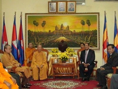 越南佛教协会代表团访问柬埔寨