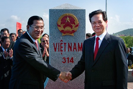 越柬第314号界碑落成揭幕