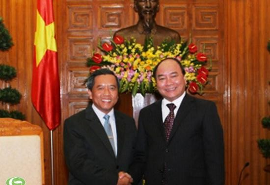 阮春福会见老挝科技部长波万坎