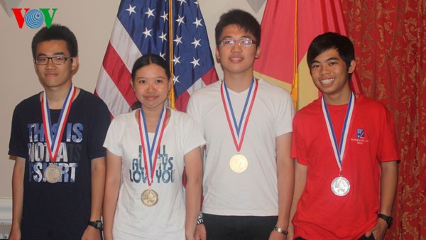 参加第44届国际化学奥赛的越南学生全部获奖