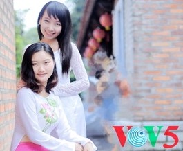 中国留学生与越南长衫