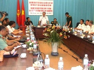 各国驻越武官访问越南海军司令部和国防部189号公司
