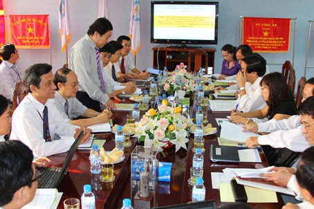 越南国会文化教育和青少年儿童委员会举行第三次全体会议