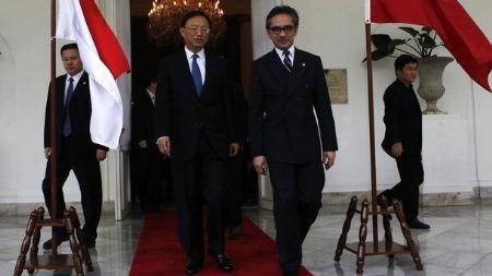 中国与东盟各国加强合作关系