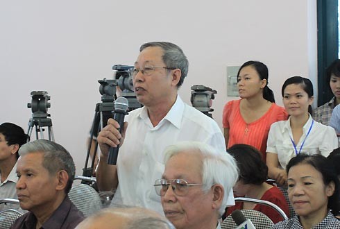 北宁、安江、永隆等省国会代表与选民进行接触