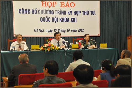 越南国会办公厅举行越外媒体吹风会，介绍第13届国会第4次会议情况