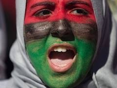 利比亚民众举行示威游行，要求政府制止班尼瓦利德暴力冲突